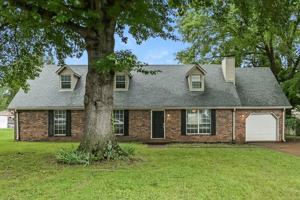 featured image of 209 Lexington Dr