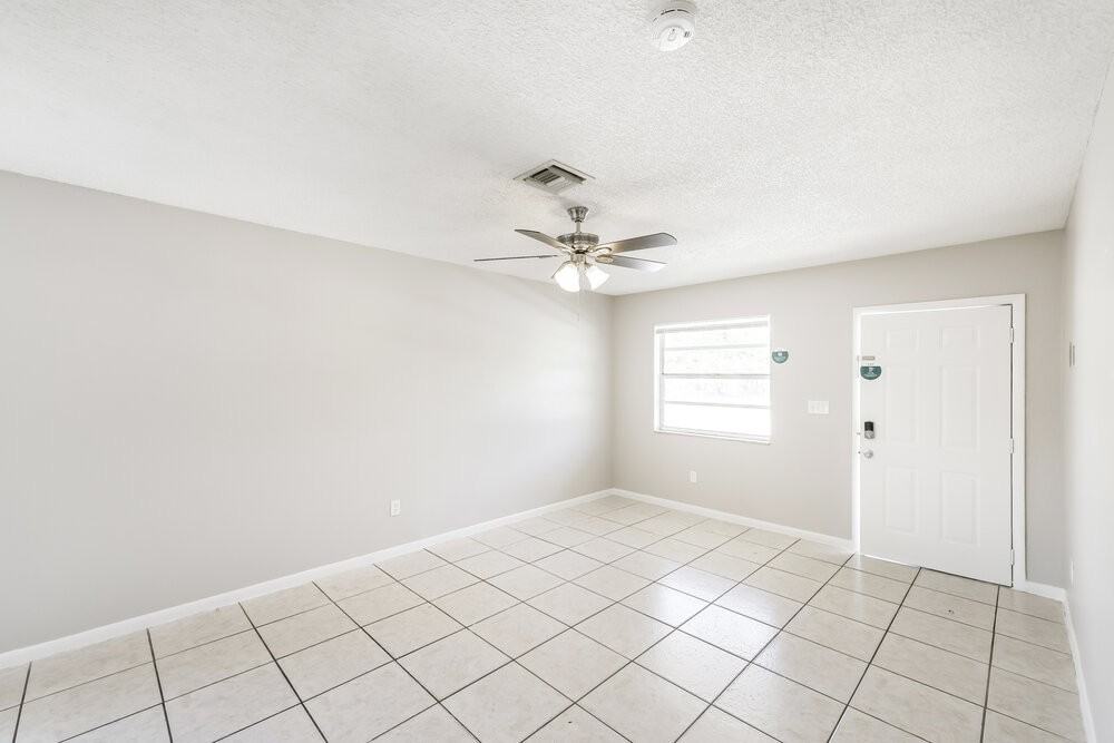 809 Nw 2nd Ave - Photo 5 of 16
