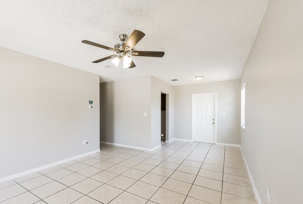809 Nw 2nd Ave - Photo 6 of 16