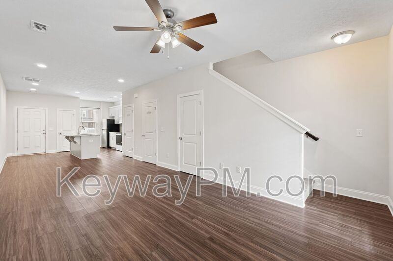 1913 Butternut Dr - Photo 4 of 18
