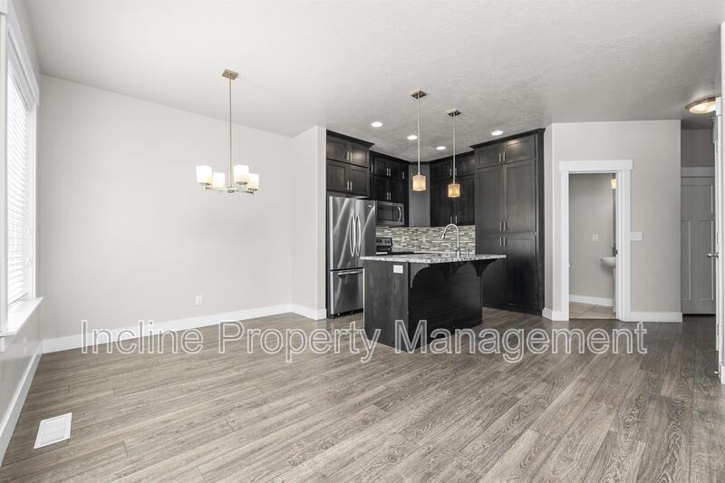 626 N Preserve Dr - Photo 5 of 24