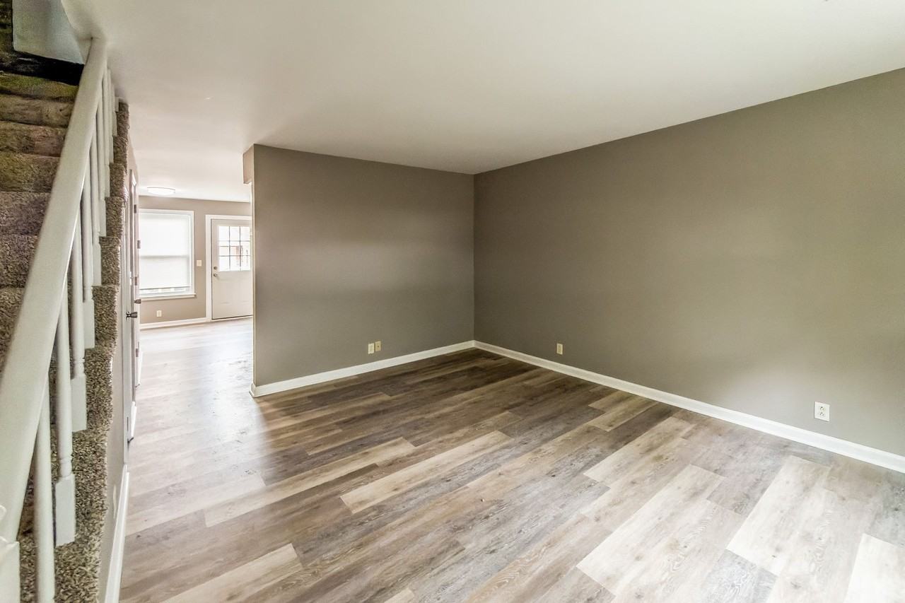 Watson Road Apartments - Photo 4 of 11