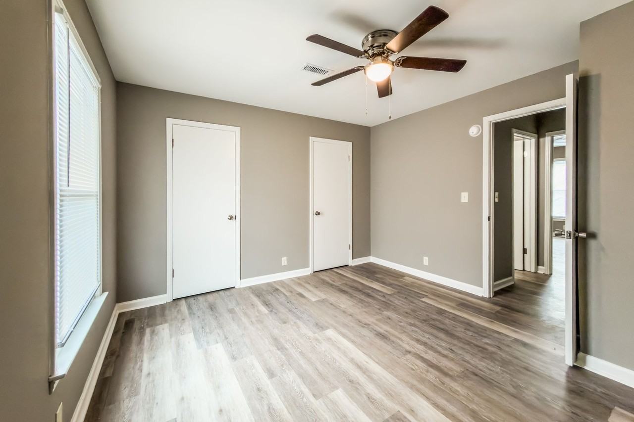 Watson Road Apartments - Photo 7 of 11