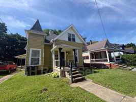 featured image of 413 W Franklin St #1