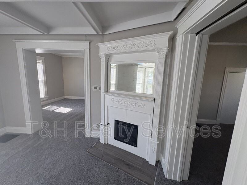 413 W Franklin St #1 - Photo 5 of 22