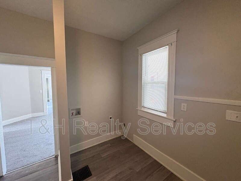 413 W Franklin St #1 - Photo 6 of 22