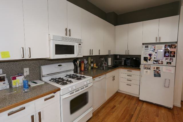 1509 W Fry St #1F - Photo 2 of 20