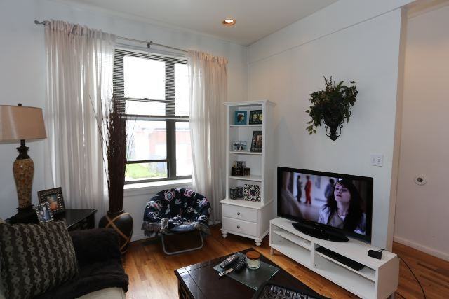 1509 W Fry St #1F - Photo 7 of 20