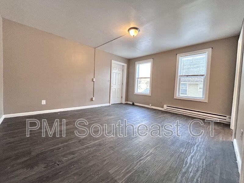 187 Laurel Hill Ave #3 - Photo 3 of 10