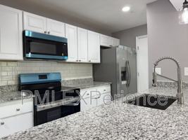 featured image of 2607 Camelback Ln #6