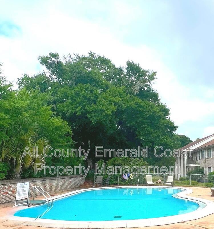 105 Country Club Dr - Photo 3 of 29