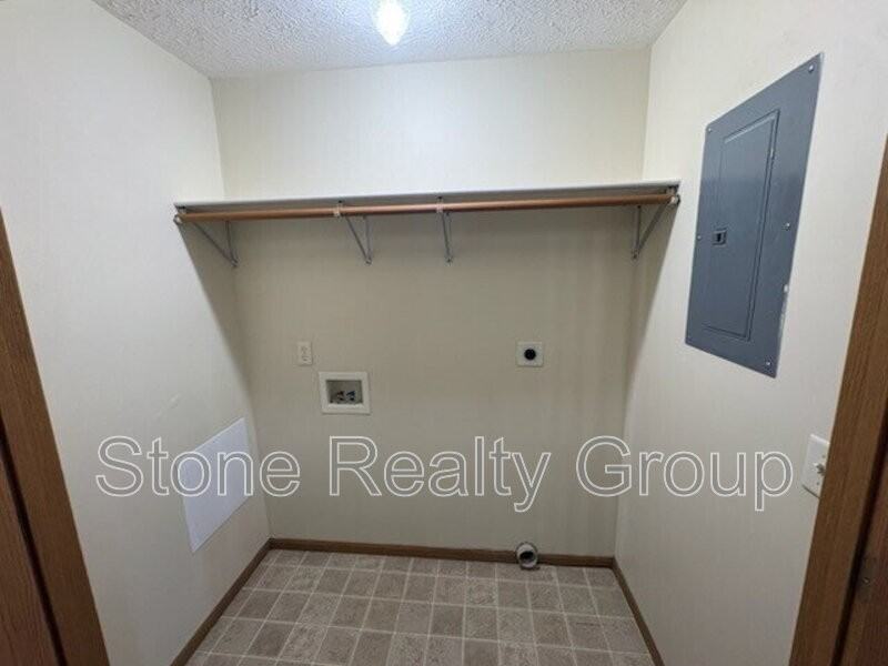 677 N 25th St - Photo 7 of 8