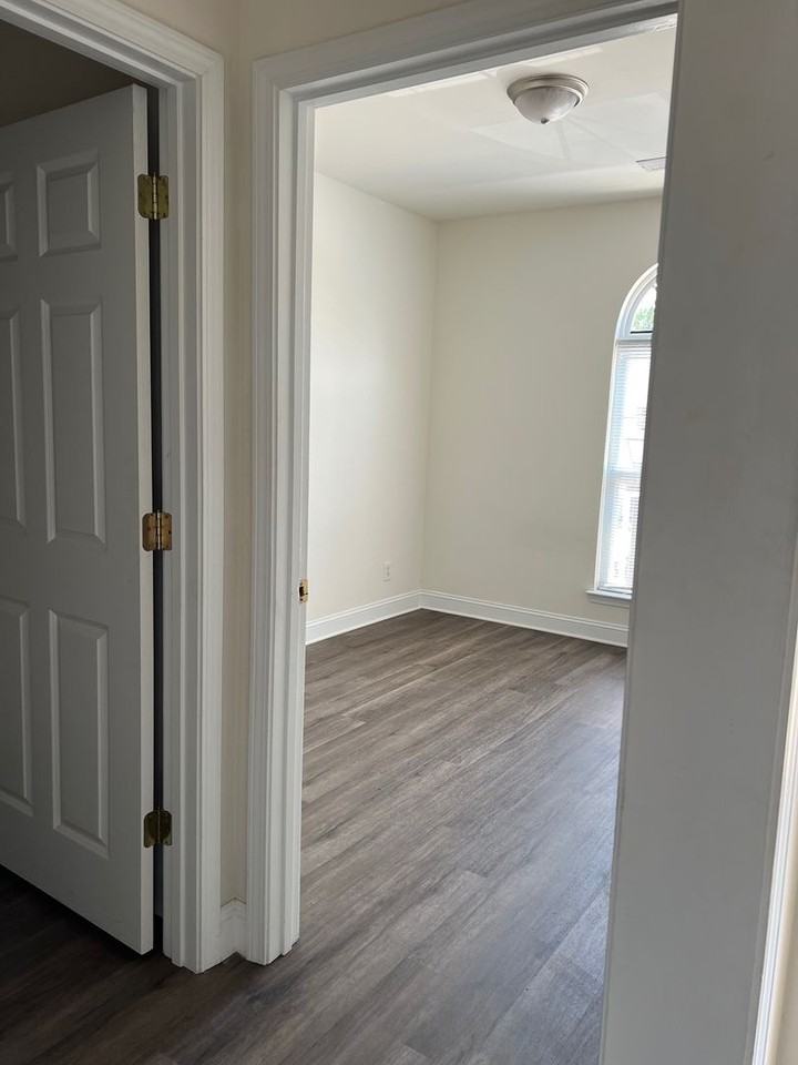 111 Portsmith Dr #6 - Photo 4 of 13