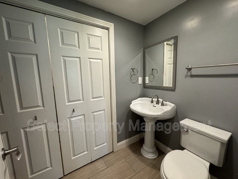 7021 Omaha Ct - Photo 7 of 23