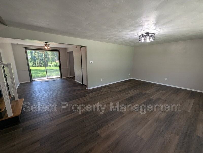 4920 Desoto Dr - Photo 4 of 36