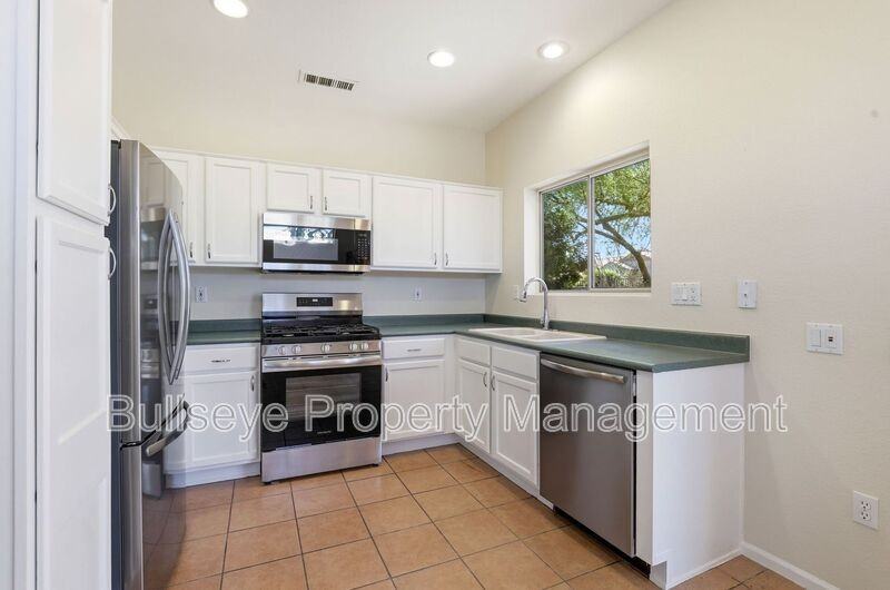 15893 W Arrowhead Dr - Photo 7 of 24