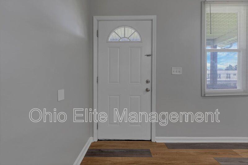 2023 Sullivant Ave - Photo 6 of 34
