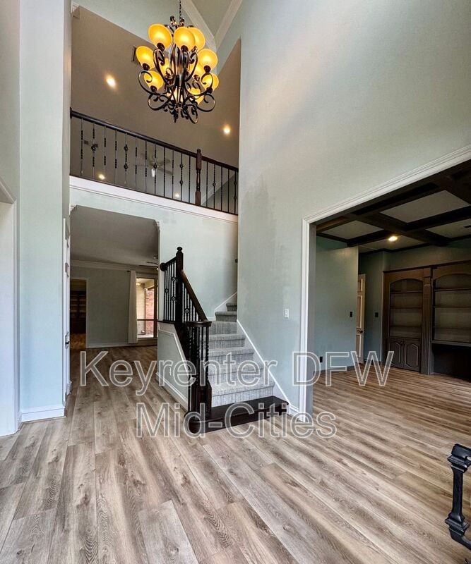 2417 Creekside Cir S - Photo 2 of 41