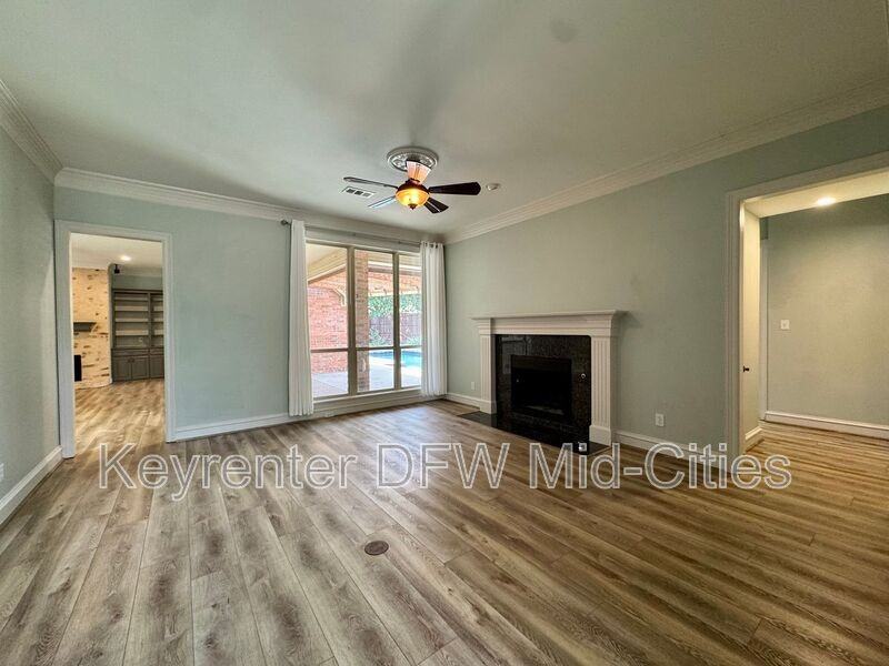 2417 Creekside Cir S - Photo 7 of 41