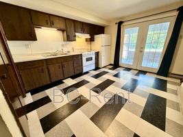 featured image of 230 W Madison St #6