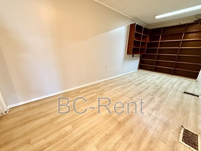 635 3rd Ave #1 - Photo 5 of 10