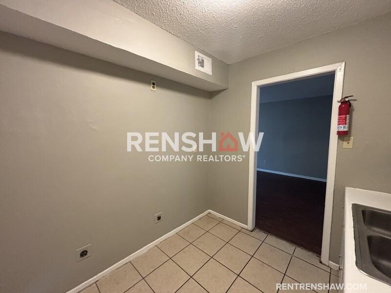 3642 Rhea Ave - Photo 6 of 13