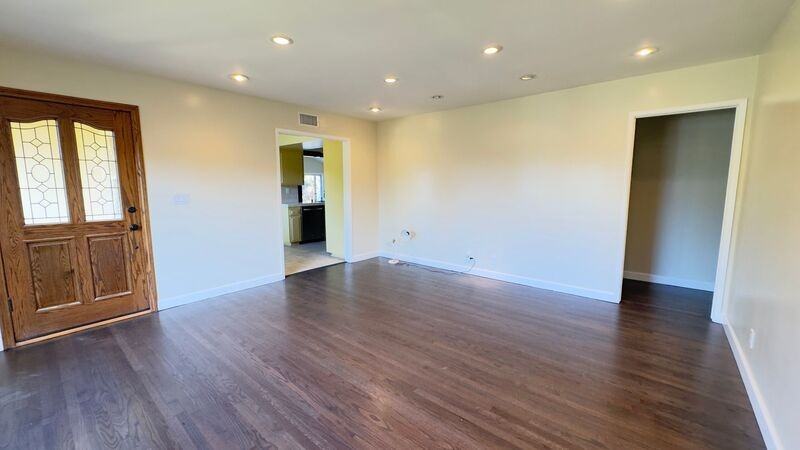 403 Lupin Ln - Photo 4 of 32