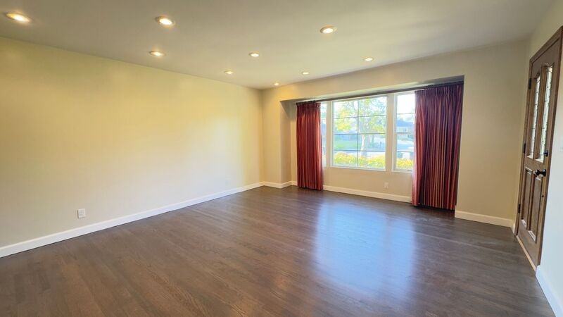 403 Lupin Ln - Photo 5 of 32