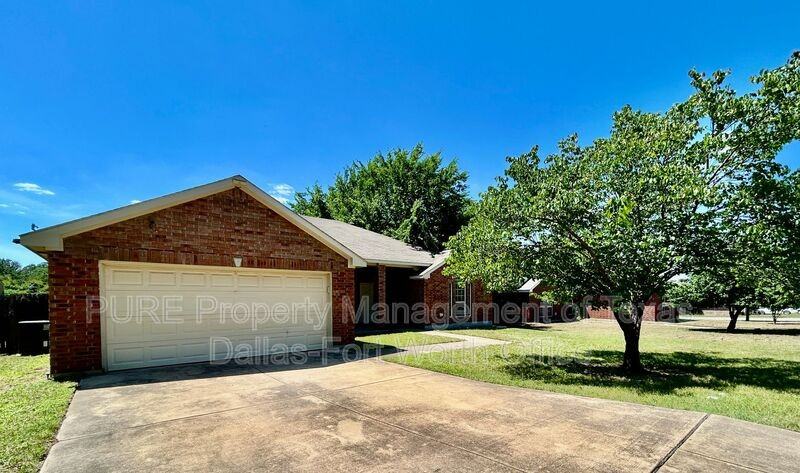629 Madeline Ct - Photo 2 of 35