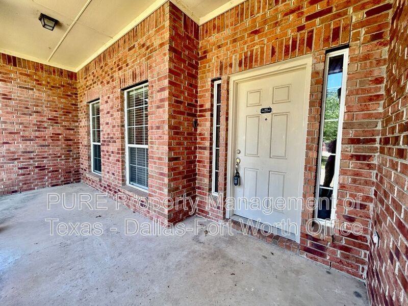 629 Madeline Ct - Photo 3 of 35