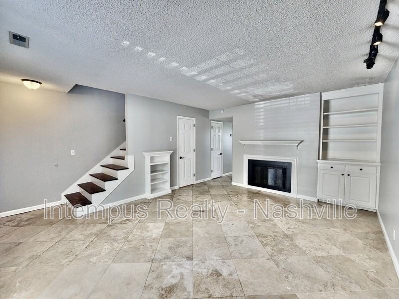 737 Fox Ridge Dr - Photo 3 of 20