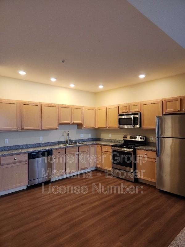 1500 S 14th St W #406 - Photo 3 of 18