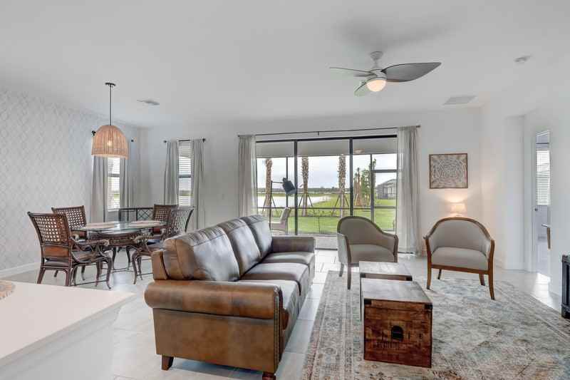 18315 Ridgeline Dr - Photo 4 of 39