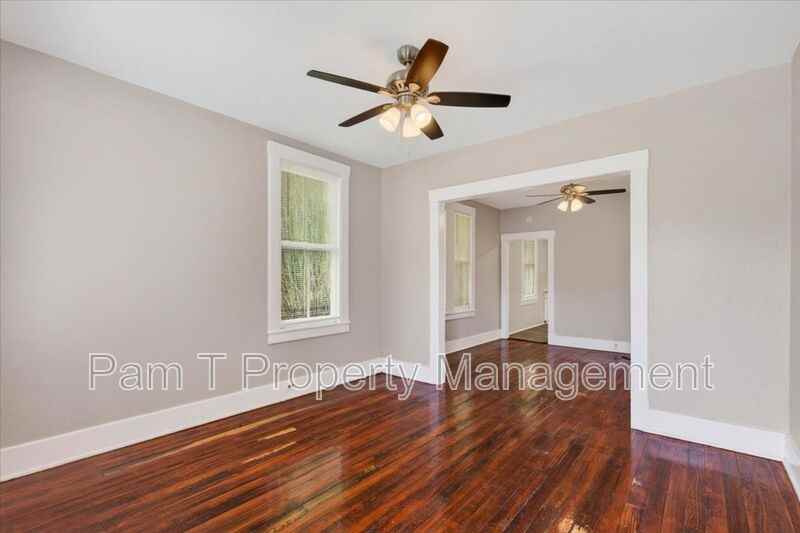 118 W 56th St - Photo 3 of 20