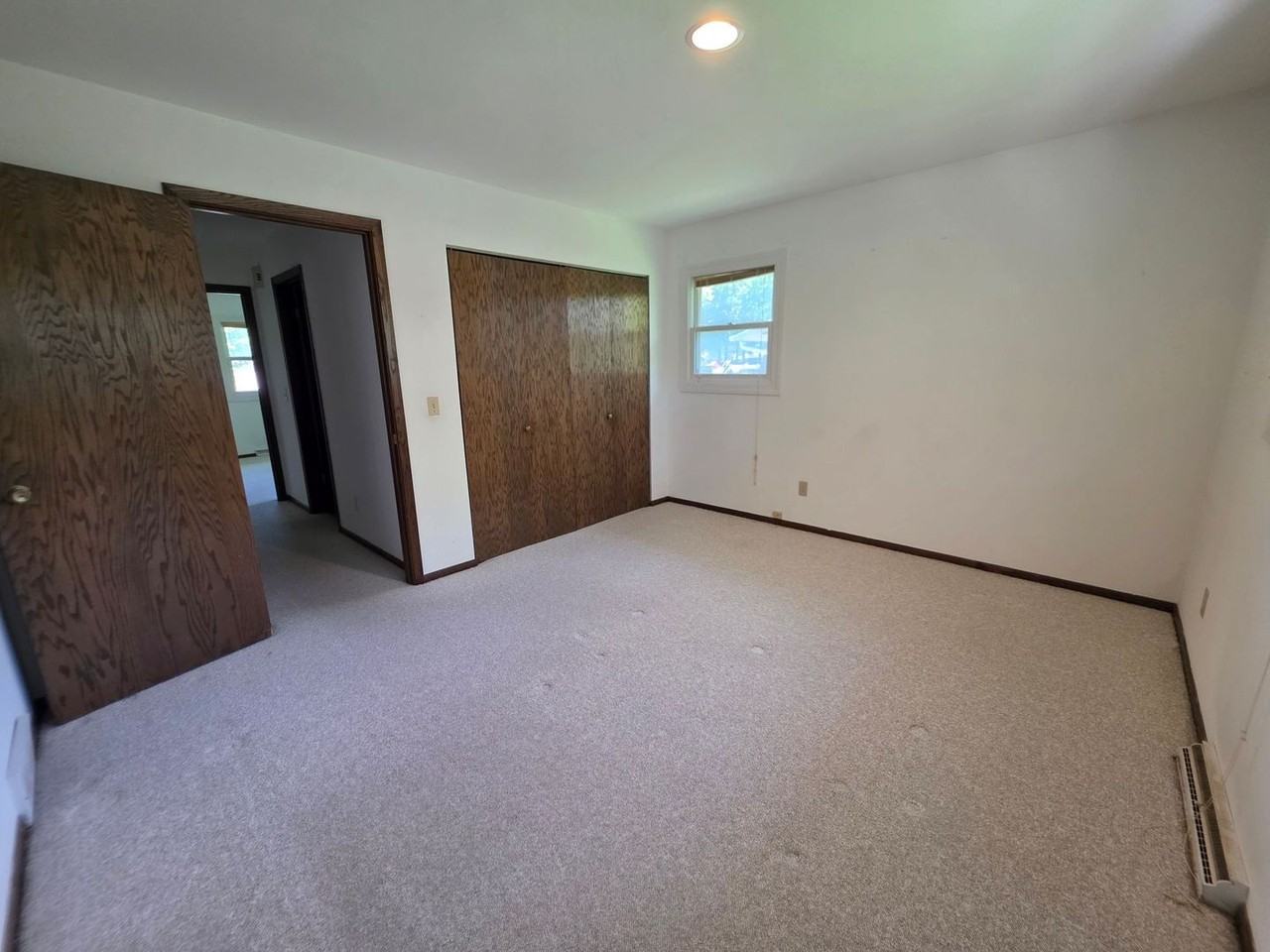 951 Brentwood Dr - Photo 6 of 20