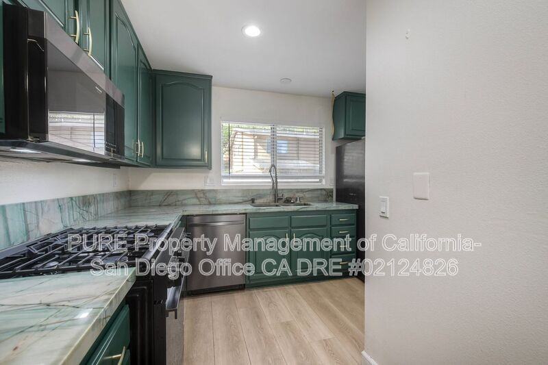 4236 Vista Del Rio Way #2 - Photo 5 of 33