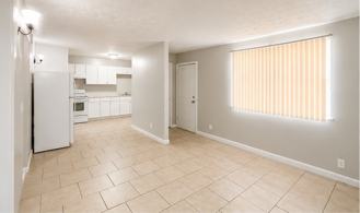 Aria - 2852 W. 1st St. #5 - Photo 1 of 1