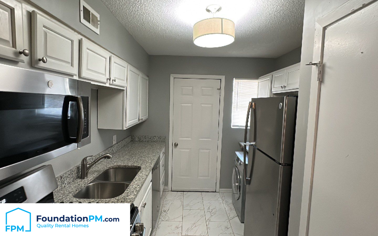 267 Greenlaw Avenue - Photo 5 of 25
