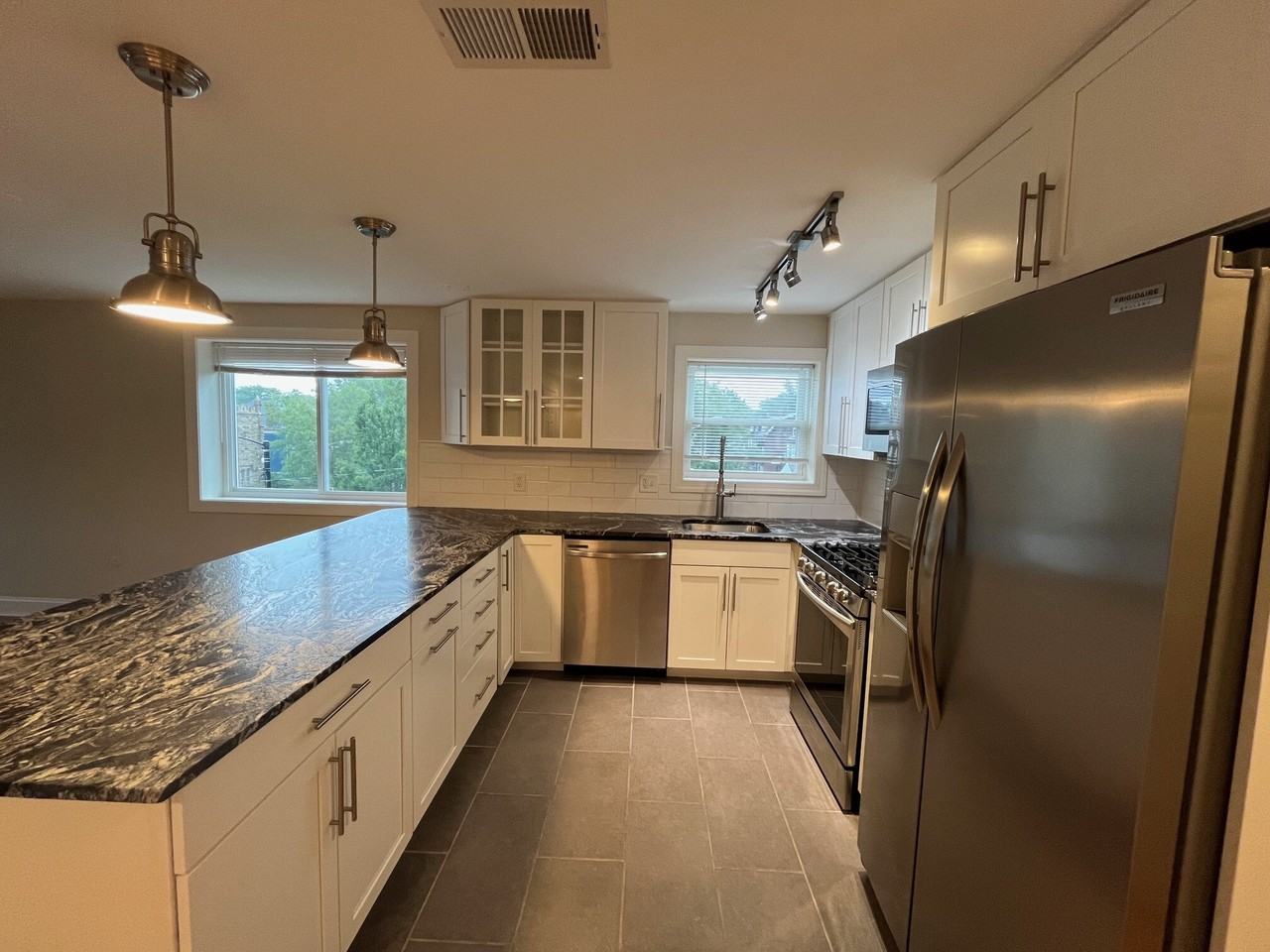 Stanton 5606 - Photo 2 of 25