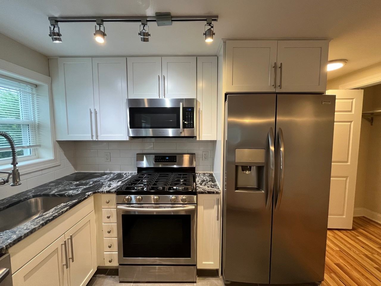 Stanton 5606 - Photo 3 of 25