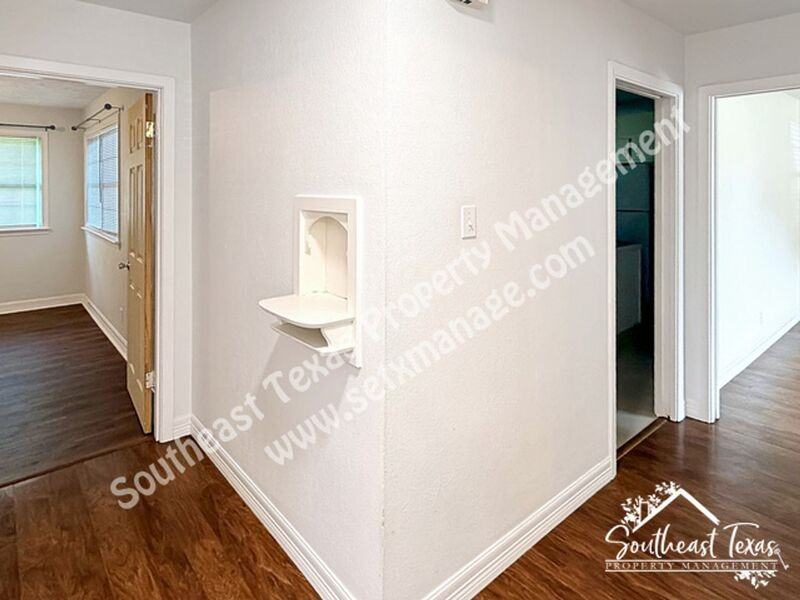 812 S 6th St - Photo 2 of 13