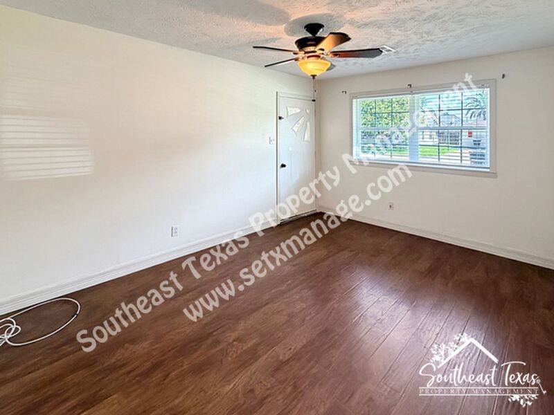 812 S 6th St - Photo 3 of 13