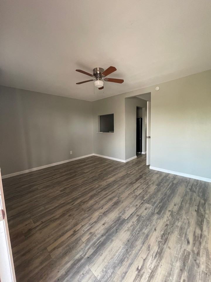 306 West Saint Francis Street - Photo 2 of 7