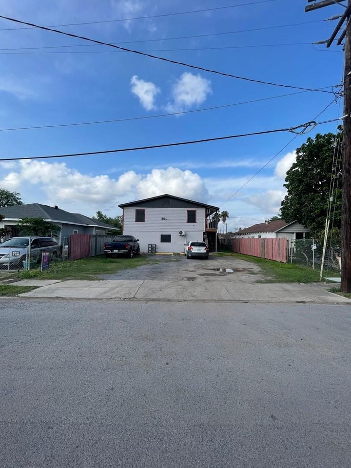 306 West Saint Francis Street - Photo 7 of 7
