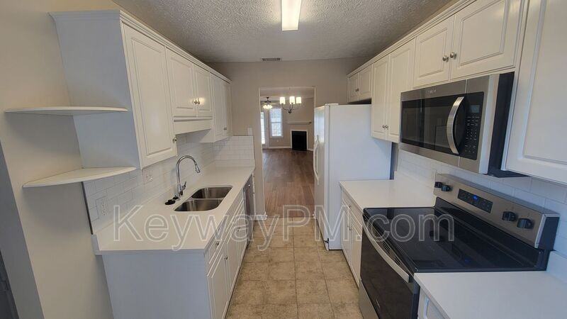 858 Pawley Ct - Photo 3 of 10