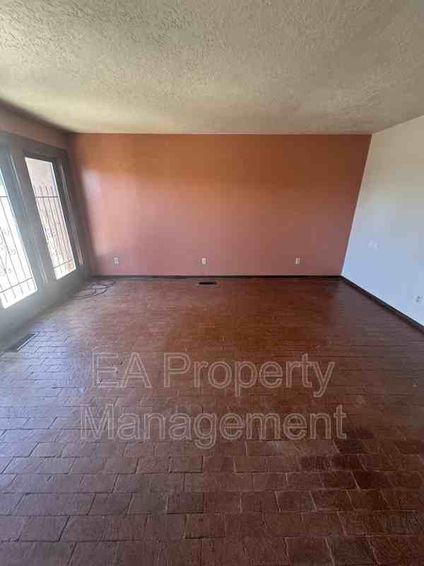921 Nashville Ave Sw #1 - Photo 4 of 39