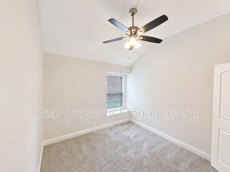 417 Cooper St - Photo 3 of 23