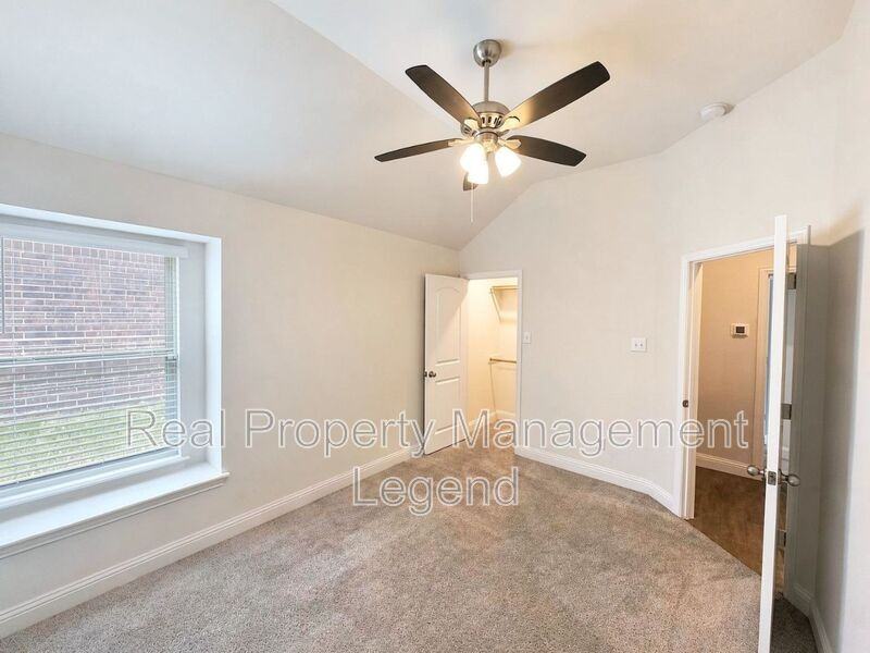 417 Cooper St - Photo 6 of 23