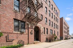 featured image of 44 34th St