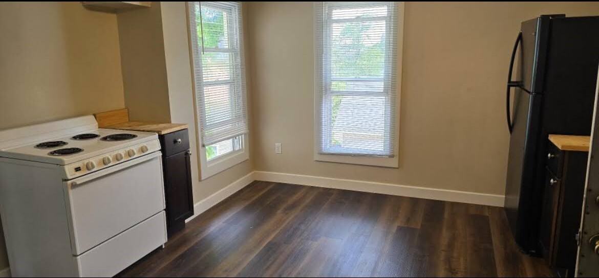 401 South Page,  LLC - Photo 4 of 12